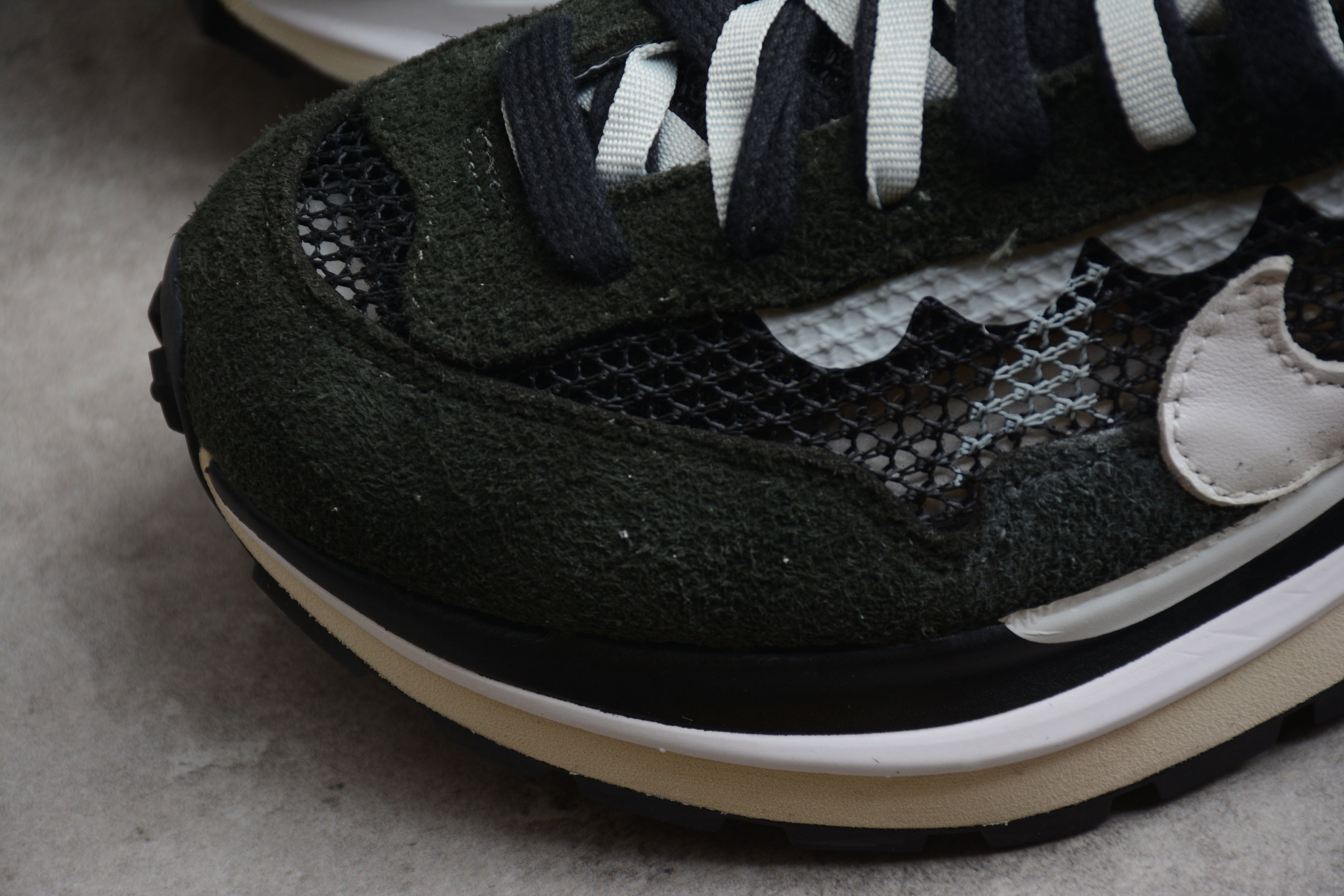 Nike x sacai VaporWaffle Black / White