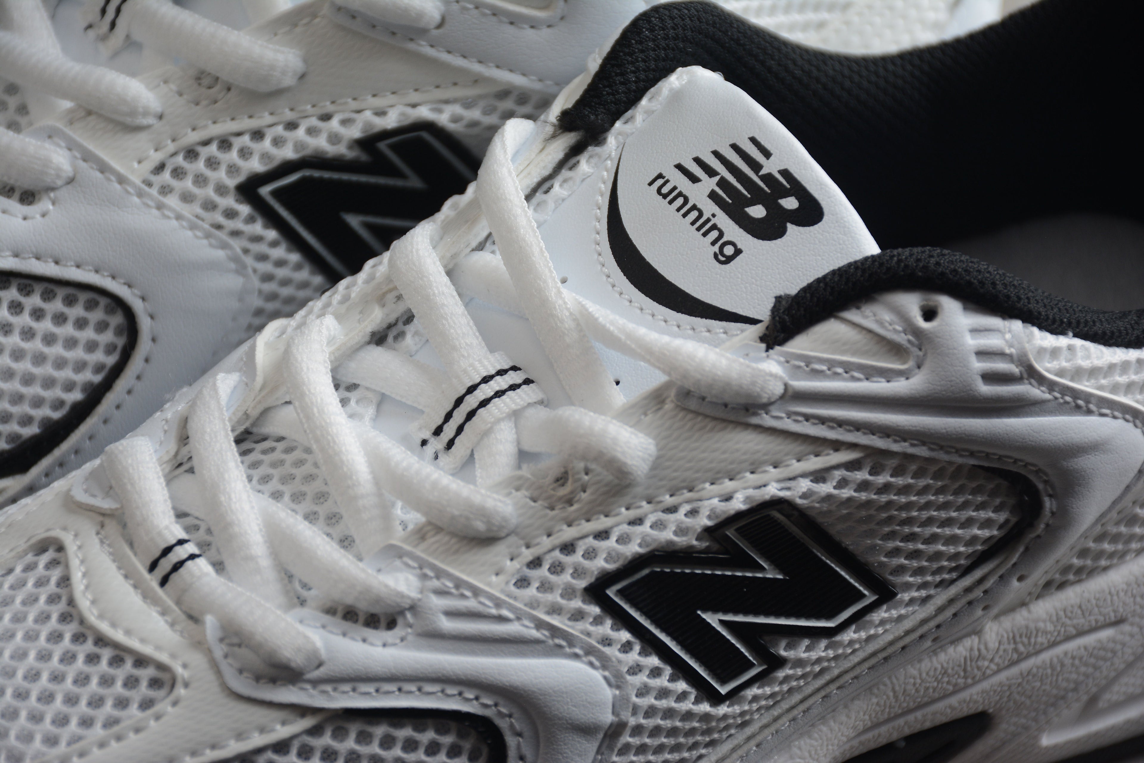 New Balance 530 White / Black