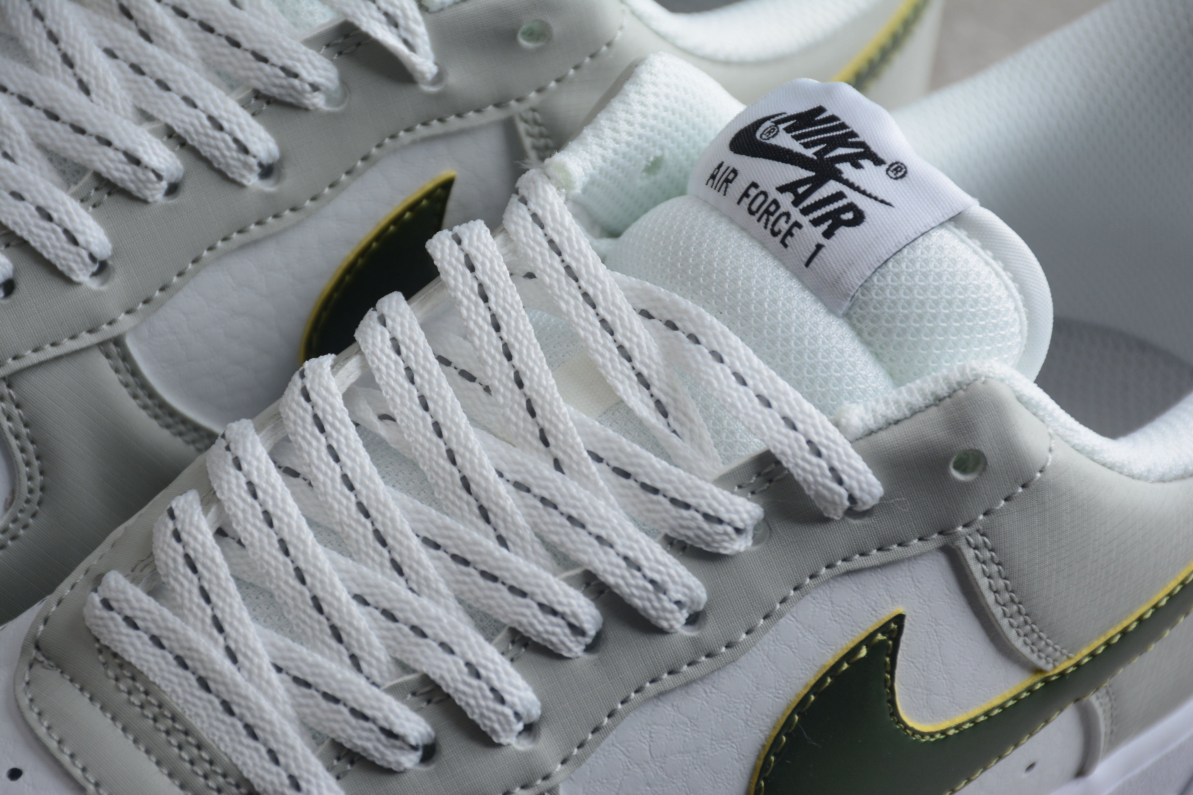 Nike Air Force One White / Grey / Green