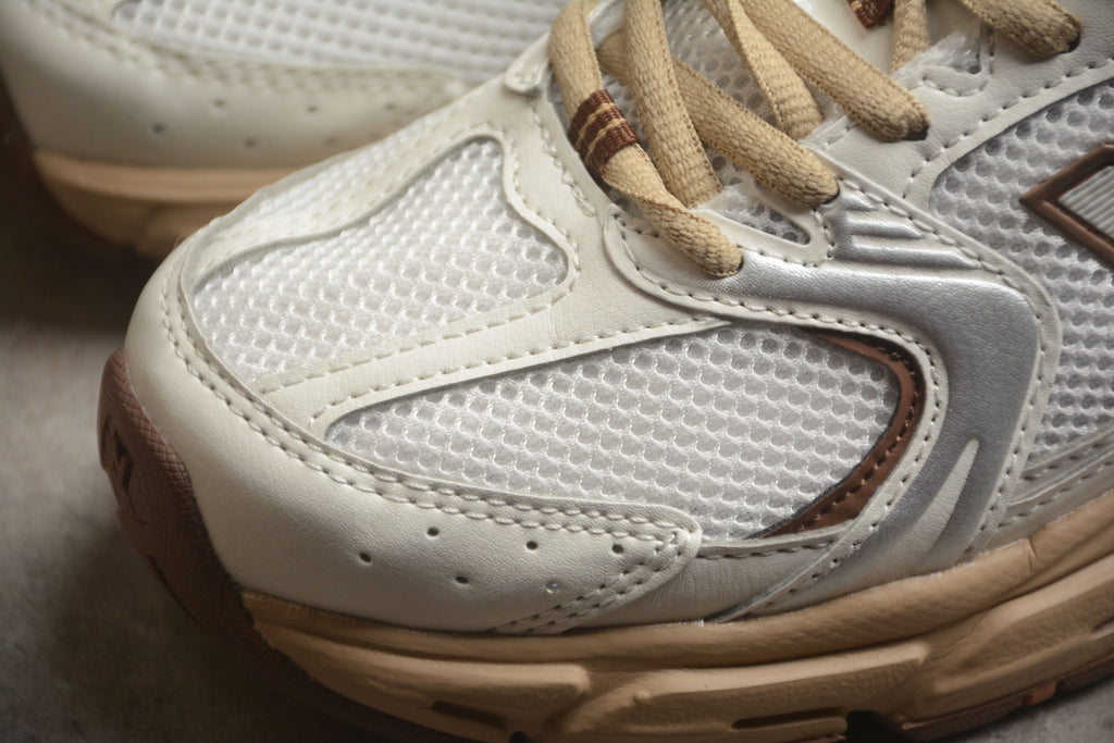 New Balance 530 White / Brown