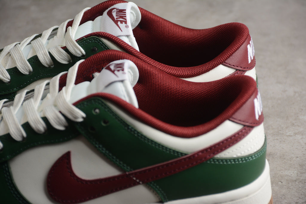 Nike Dunk Low  SB Green / Burgundy