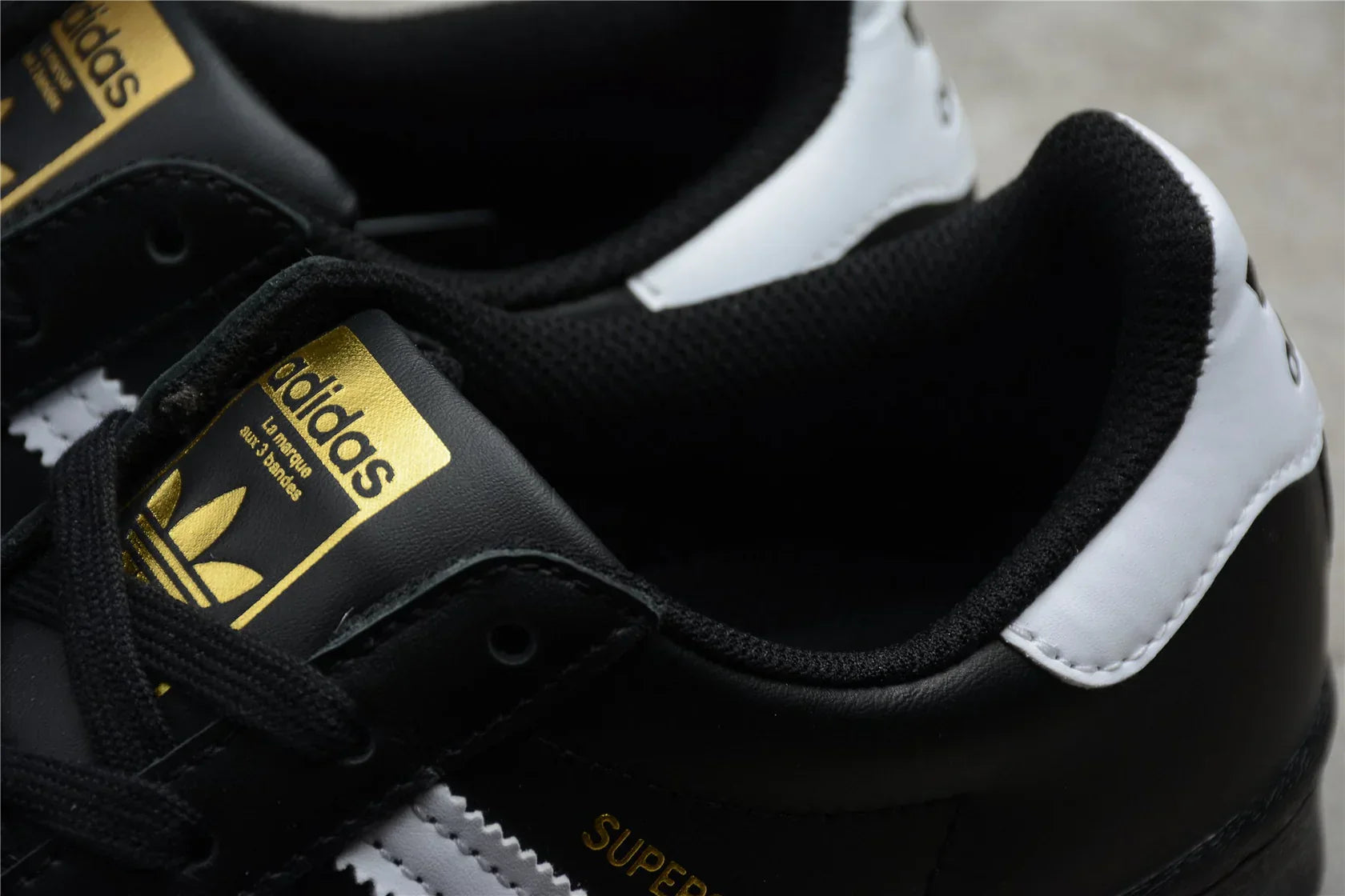 Adidas Superstar Black / White