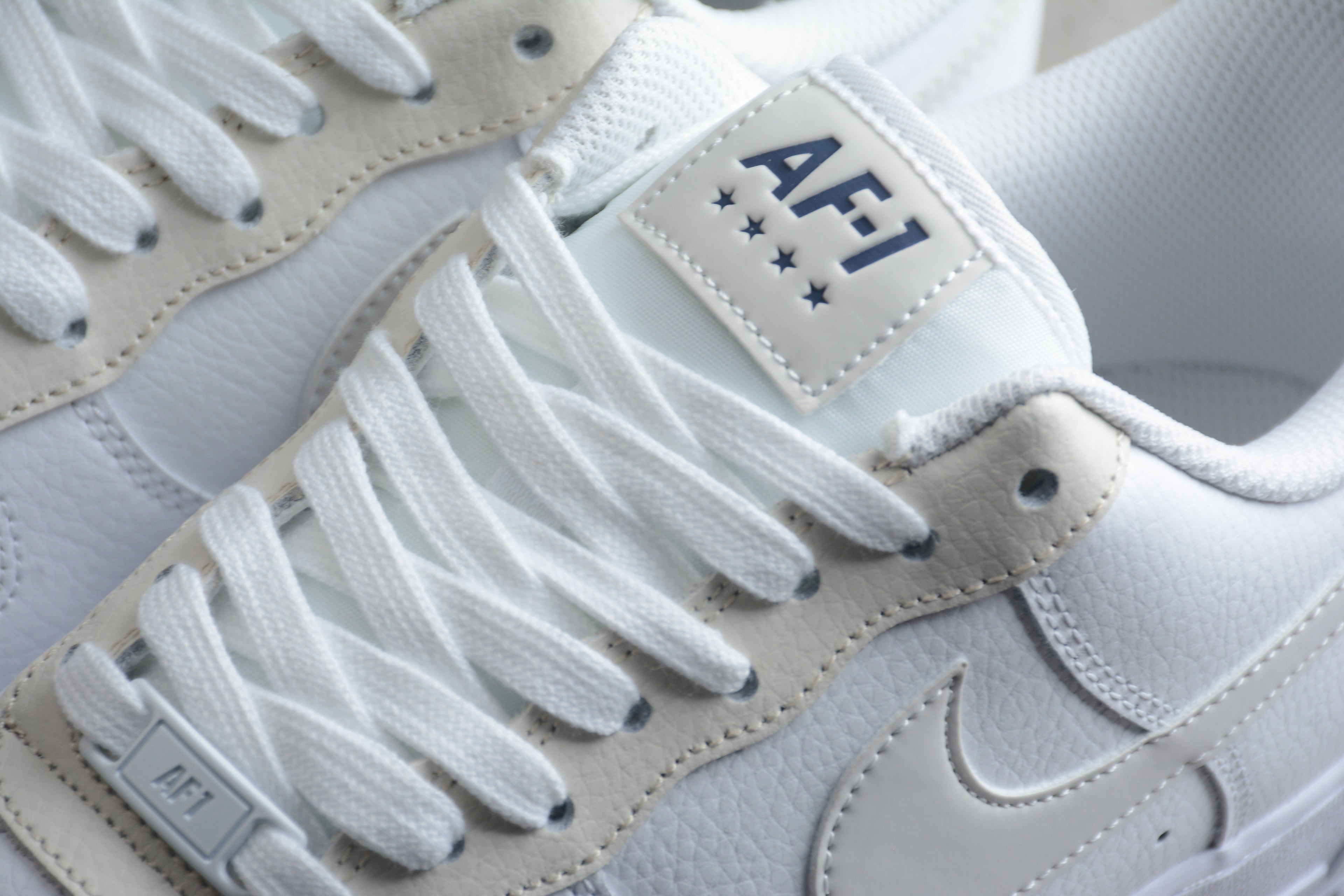 Nike Air Force One White / Beige