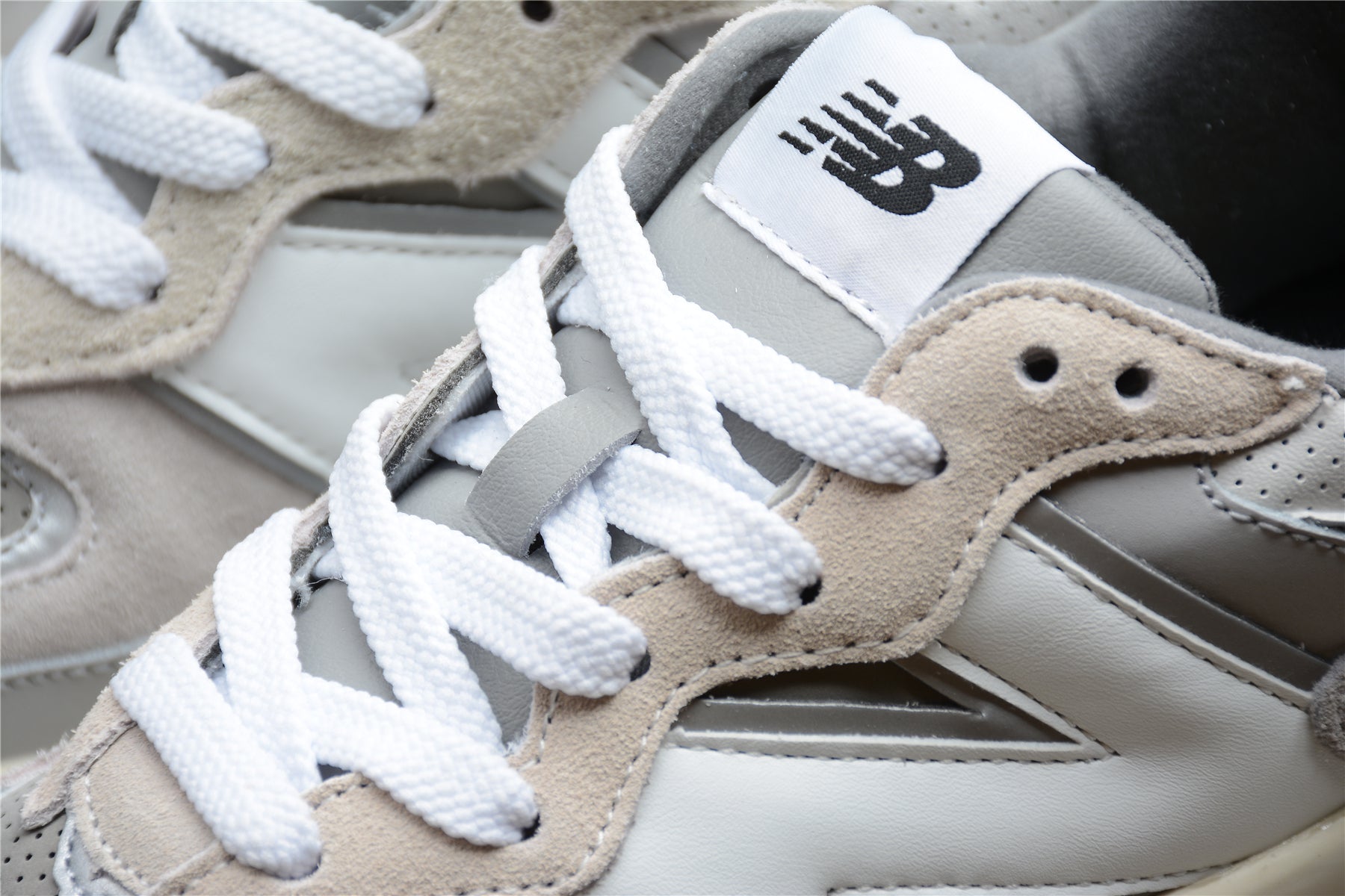 New Balance 5740 Grey