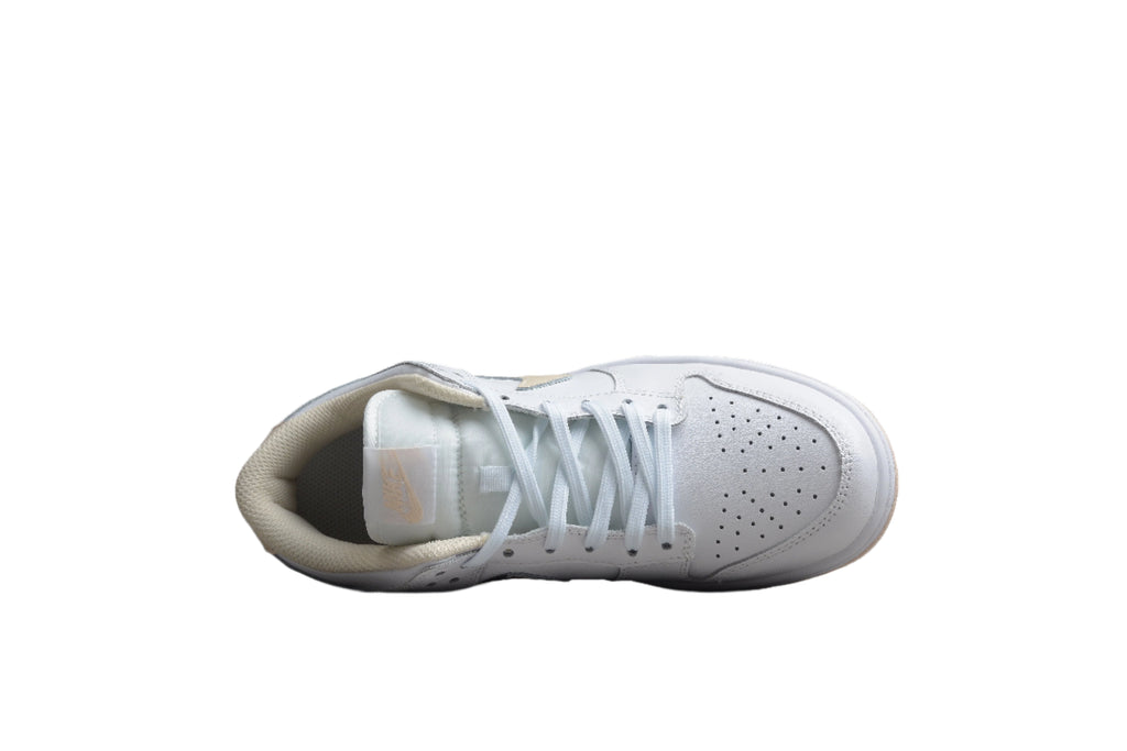 Nike Dunk Low SB Pearl White