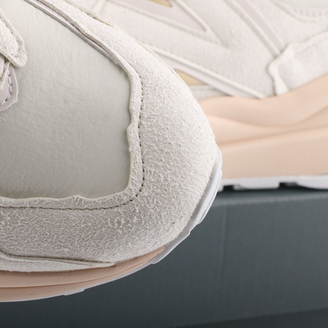 New Balance 5740 Sea Salt / Munsell White