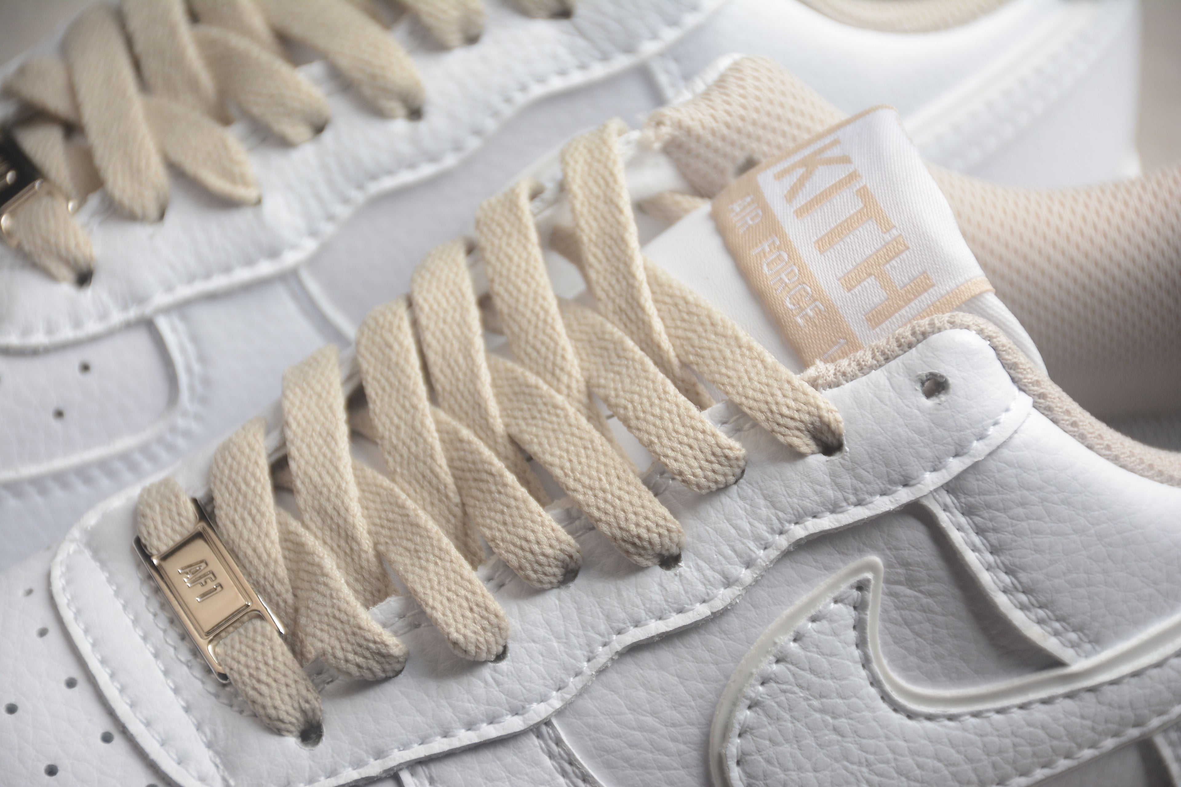 Nike Air Force One White / Particle Pink / Metallic Silver