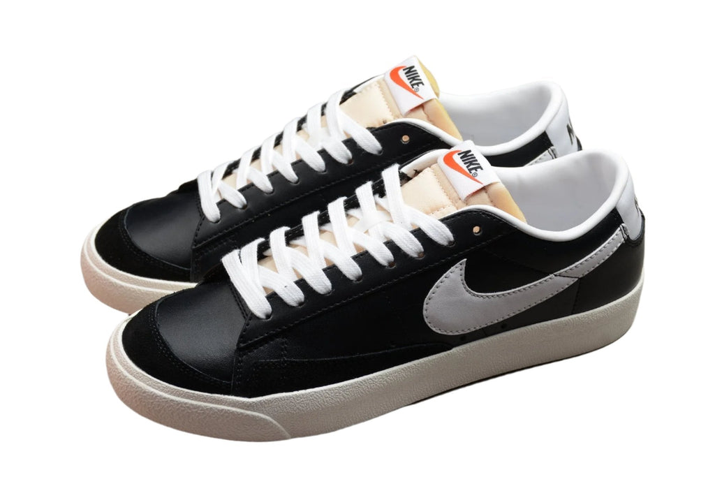 Nike Blazer Low Black / White