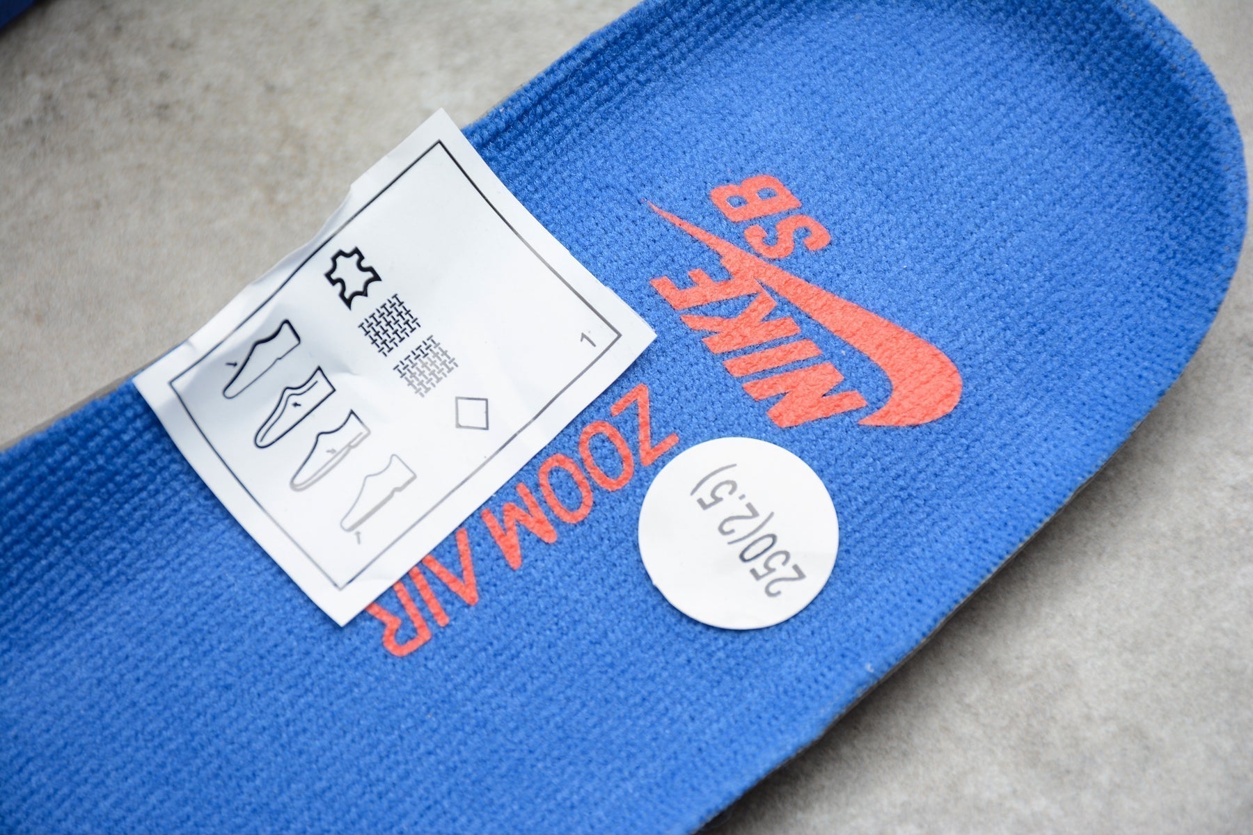 Nike Dunk Low SB White / Orange / Blue
