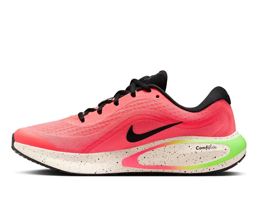 Nike running journey Hot Punch