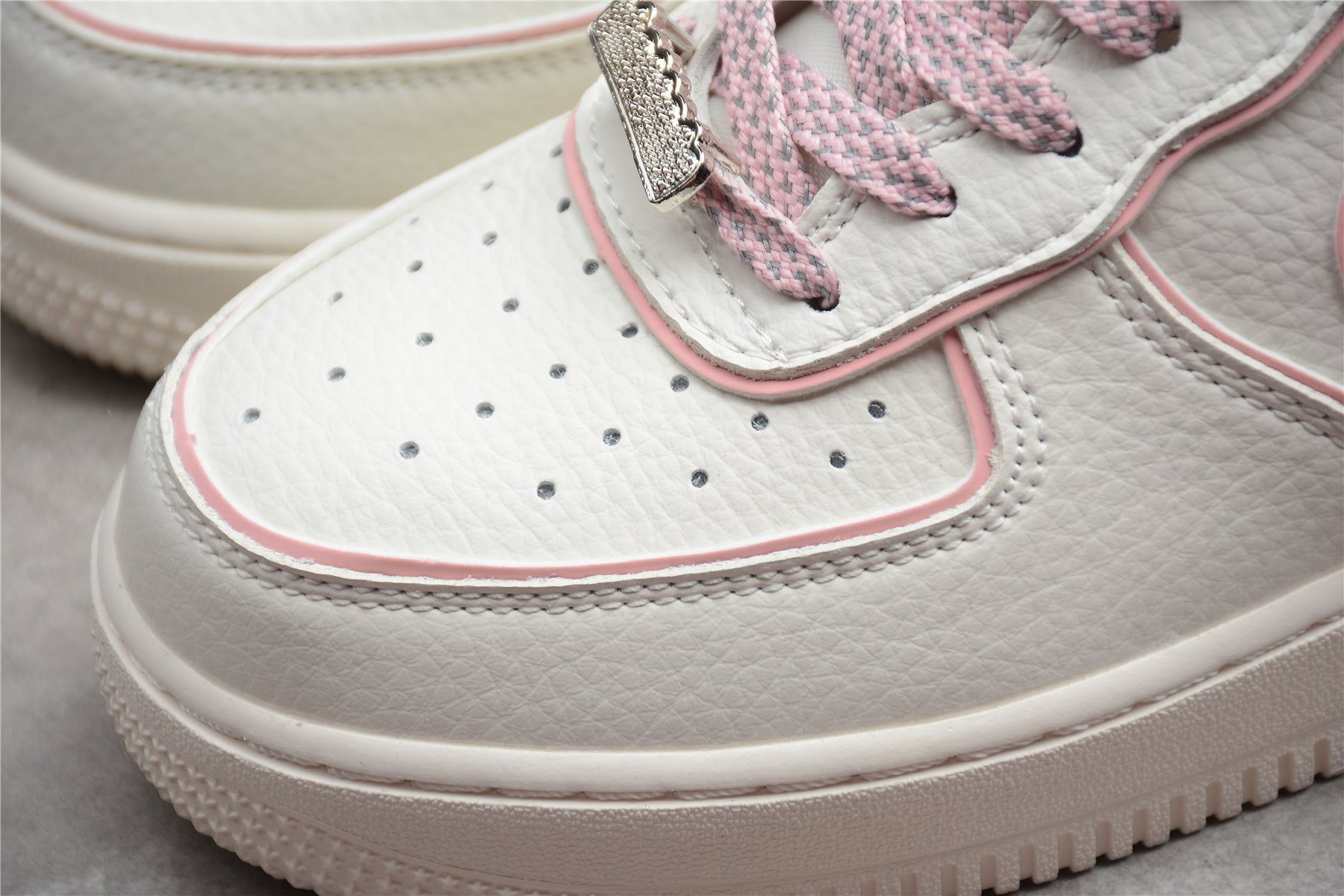 Nike Air Force One Light Pink