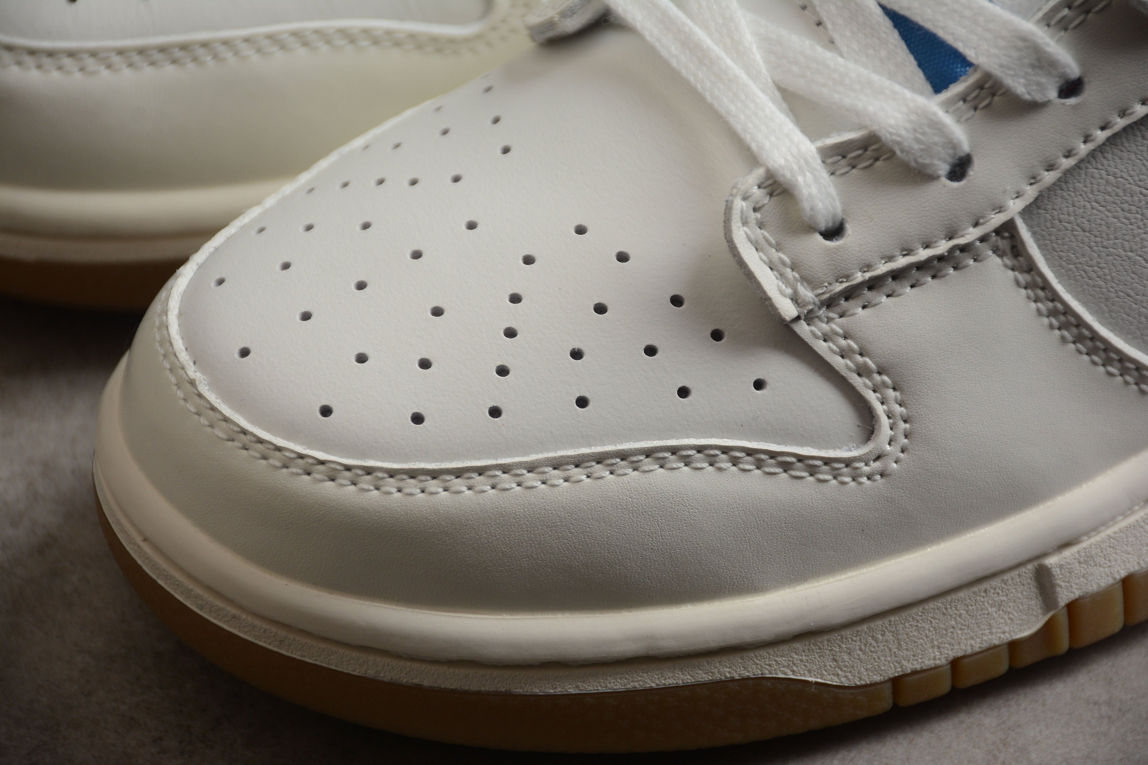 Nike Dunk Low SB White / Blue