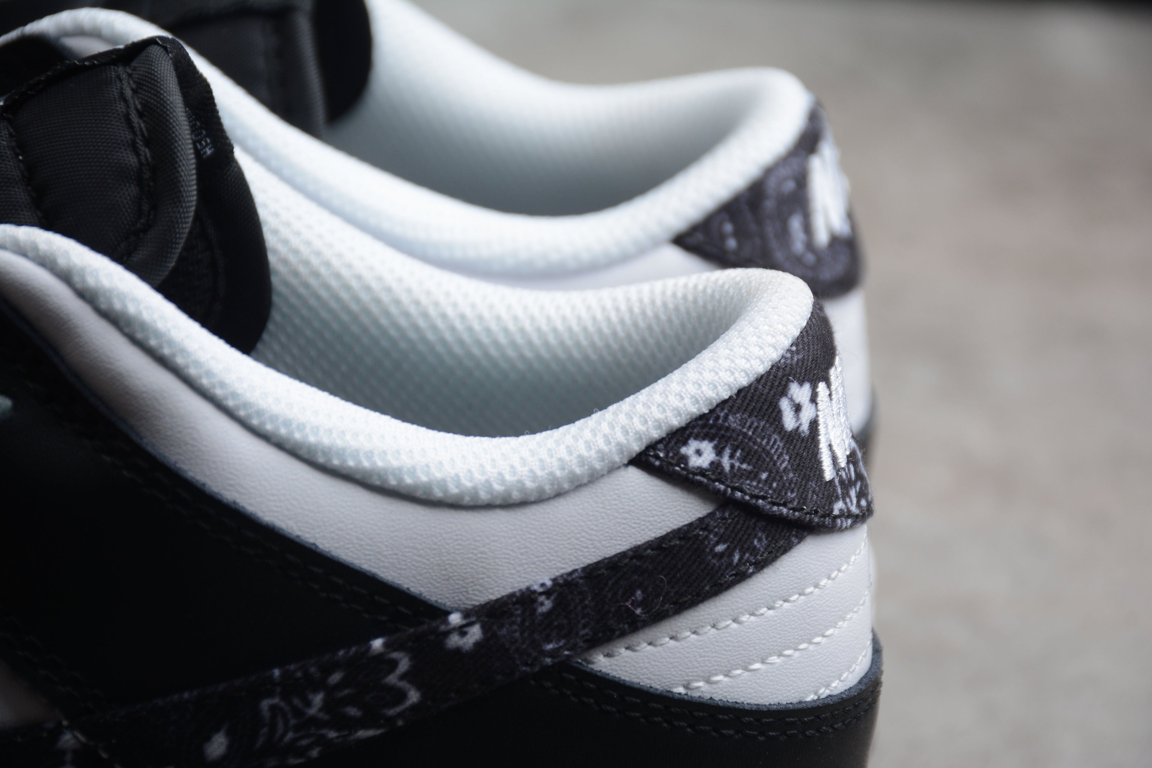 Nike Dunk Low White / Black