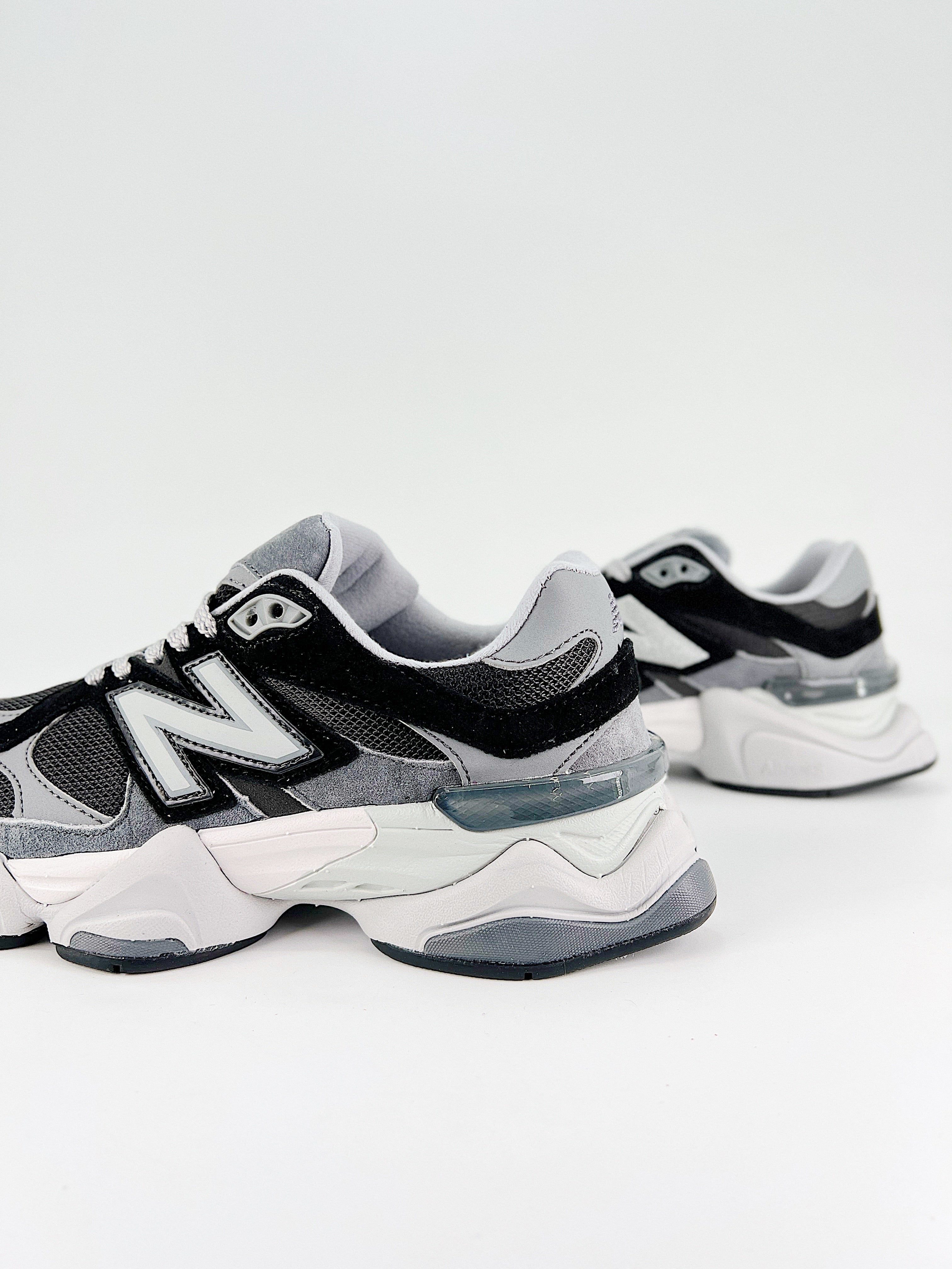 New Balance 9060 Grey / Black