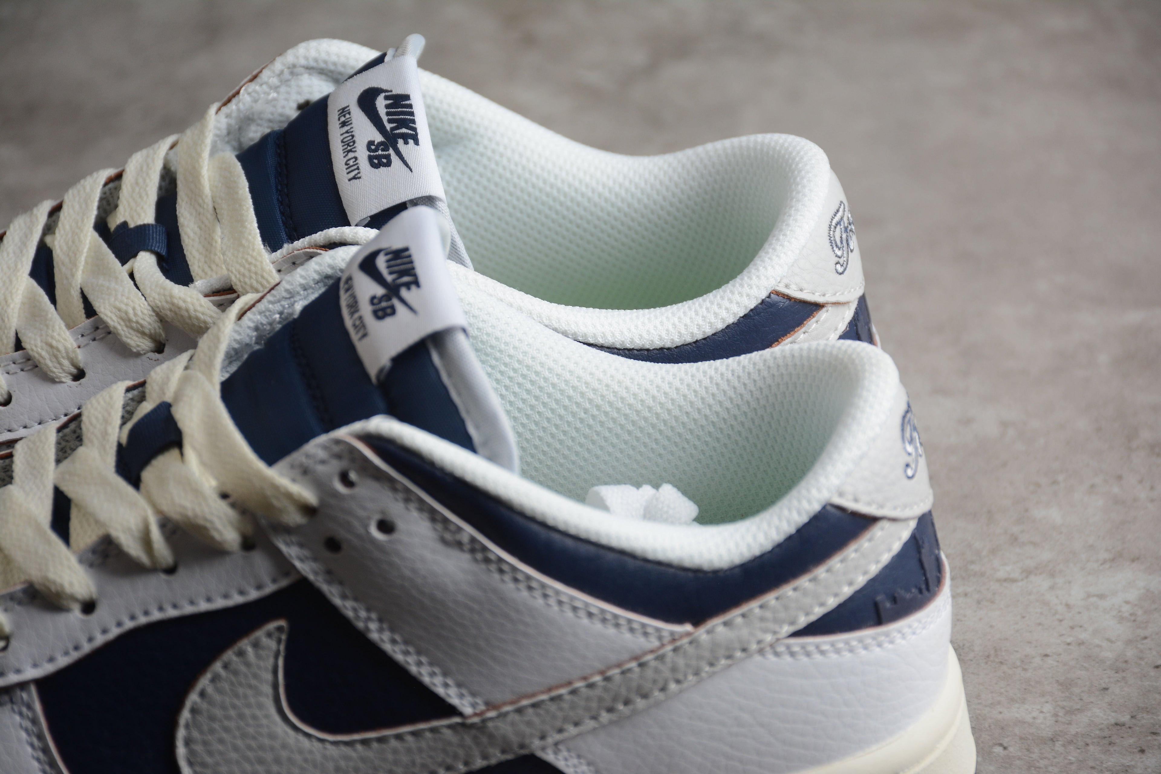 Nike Dunk Low SB Dak Blue / White