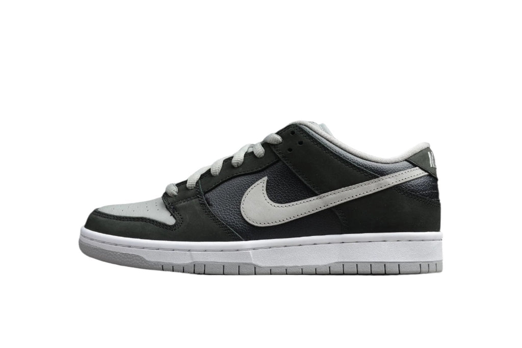 Nike Dunk Low SB Black / White