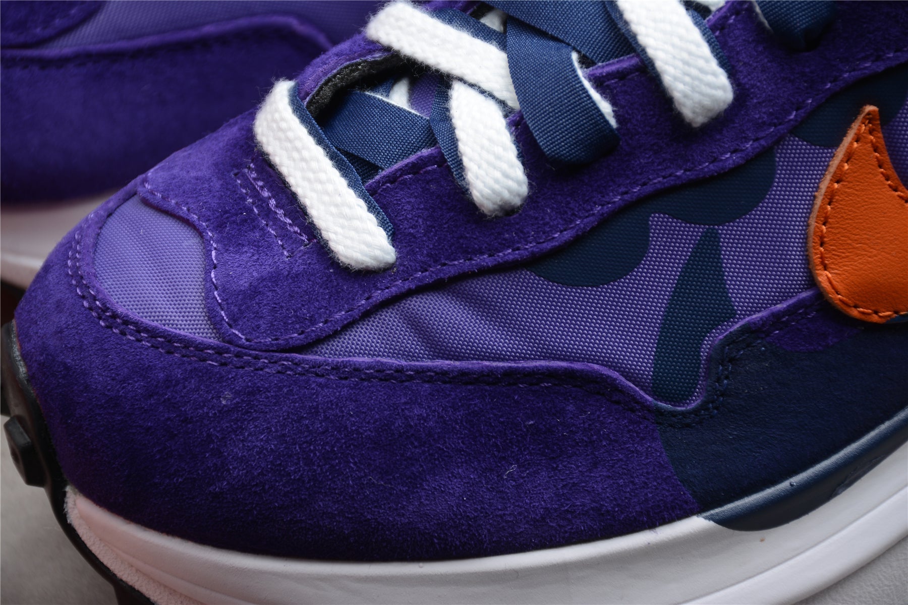 Nike x sacai VaporWaffle Purple / Orange