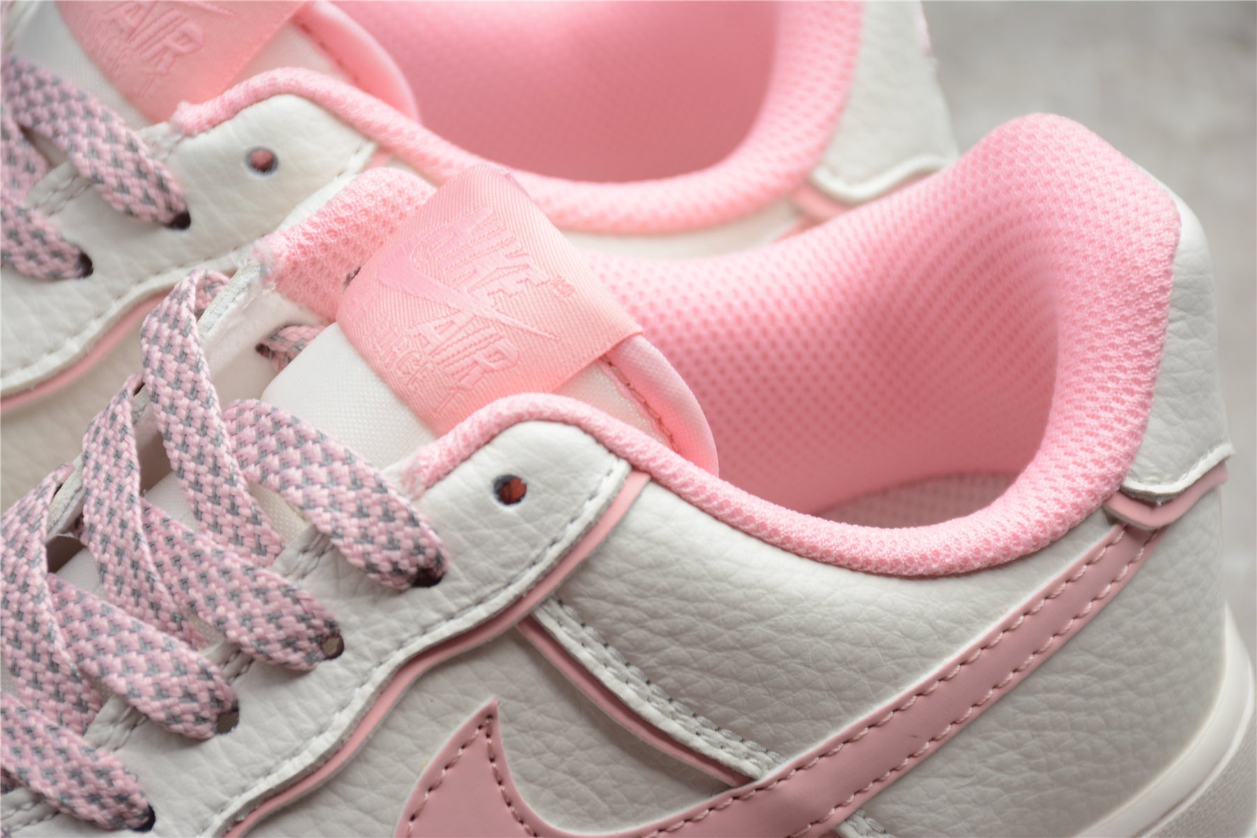 Nike Air Force One Light Pink