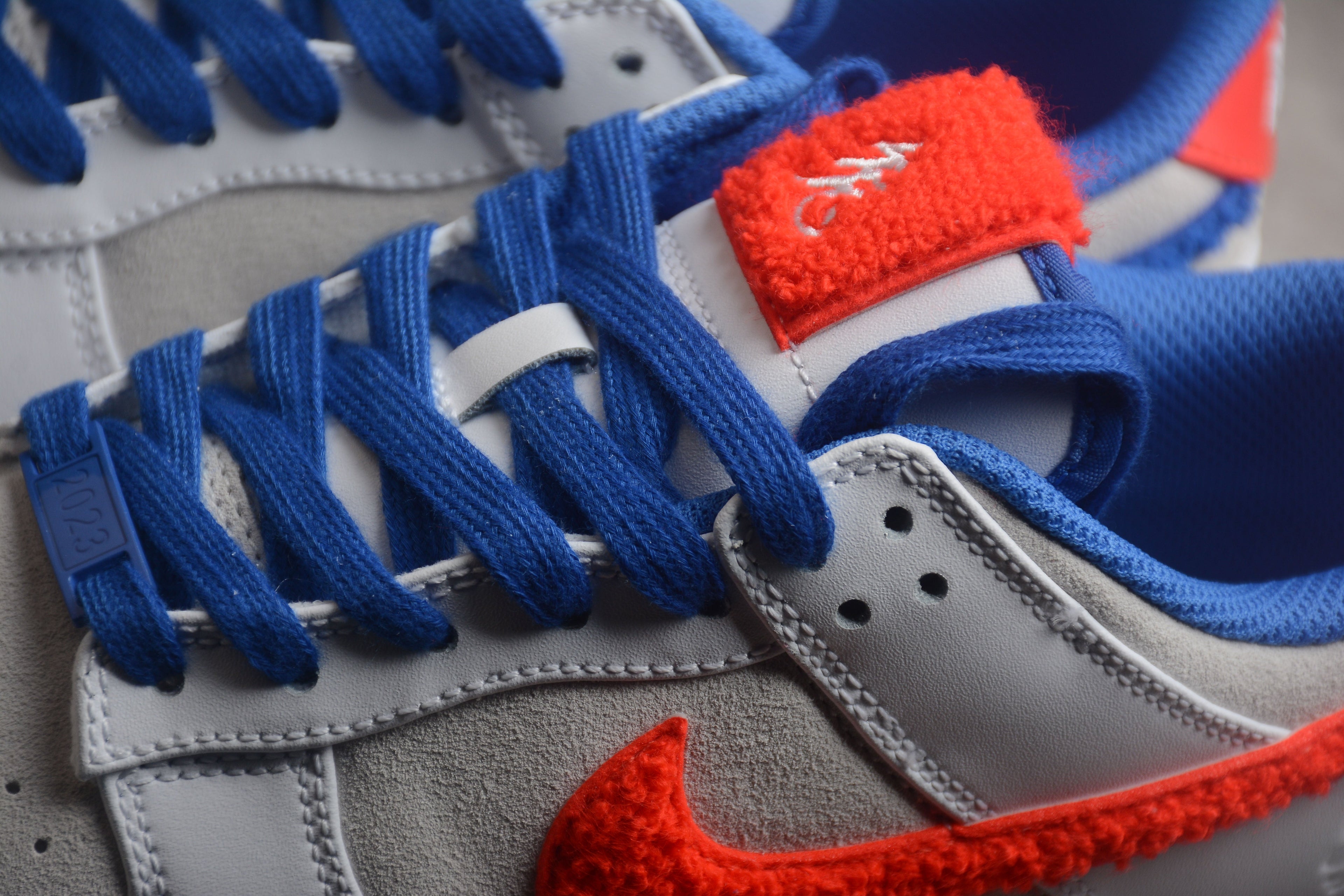 Nike Dunk Low  SB White / Crimson / Varsity Royal