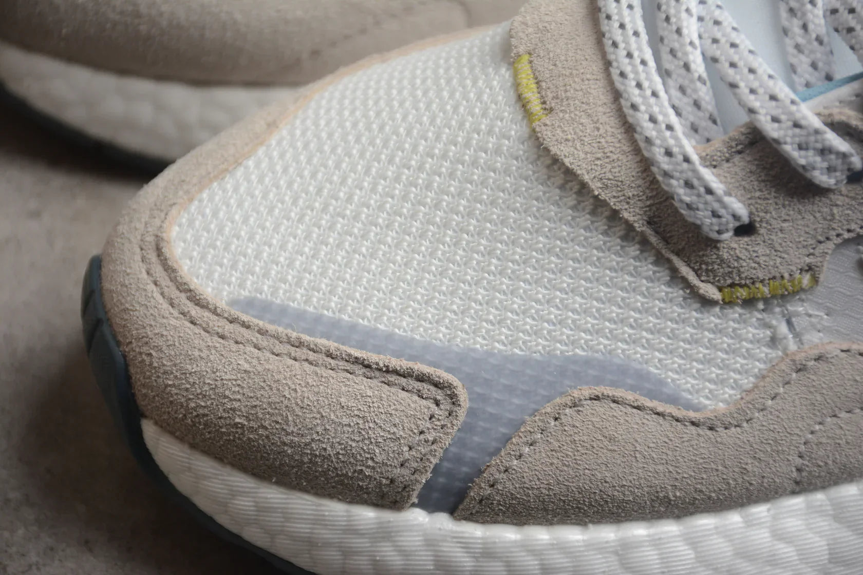 Adidas Jogger Boost White / Light Beige