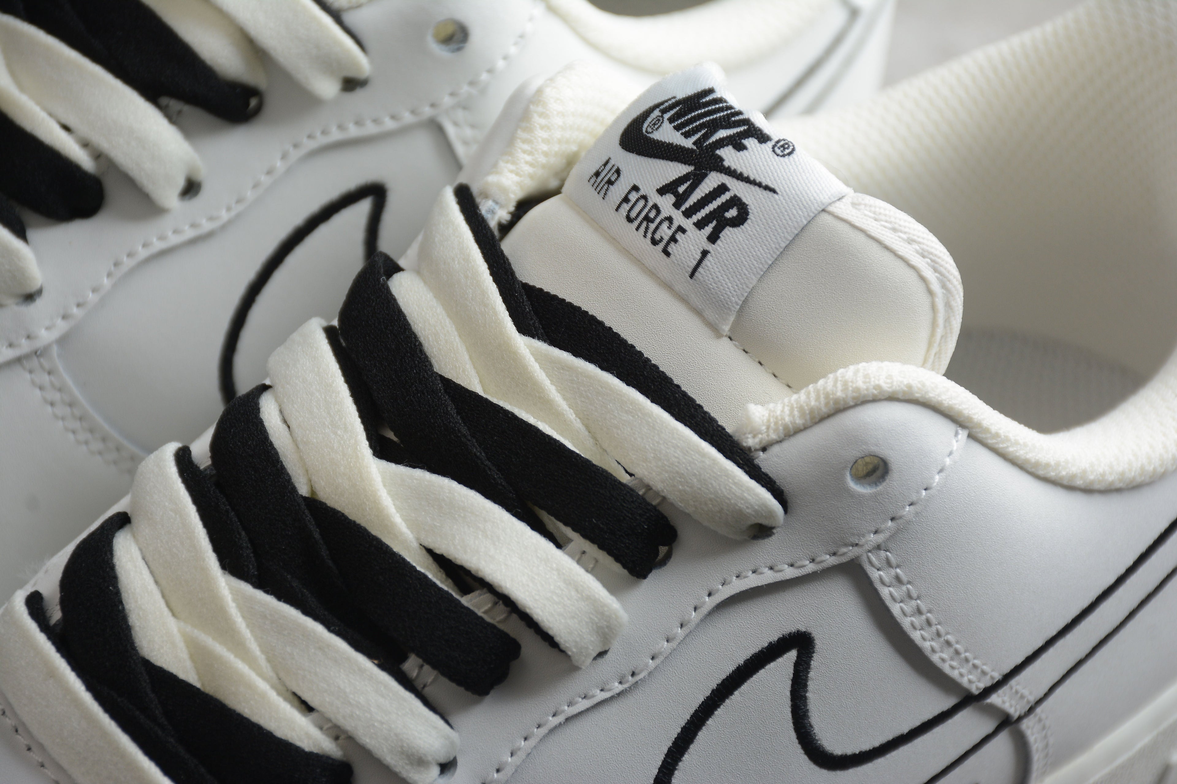 Nike Air Force One White / Black