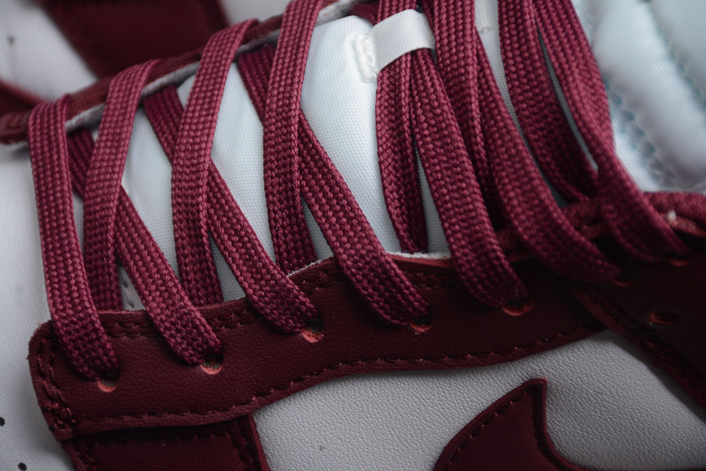 Nike Dunk Low  SB Burgundy