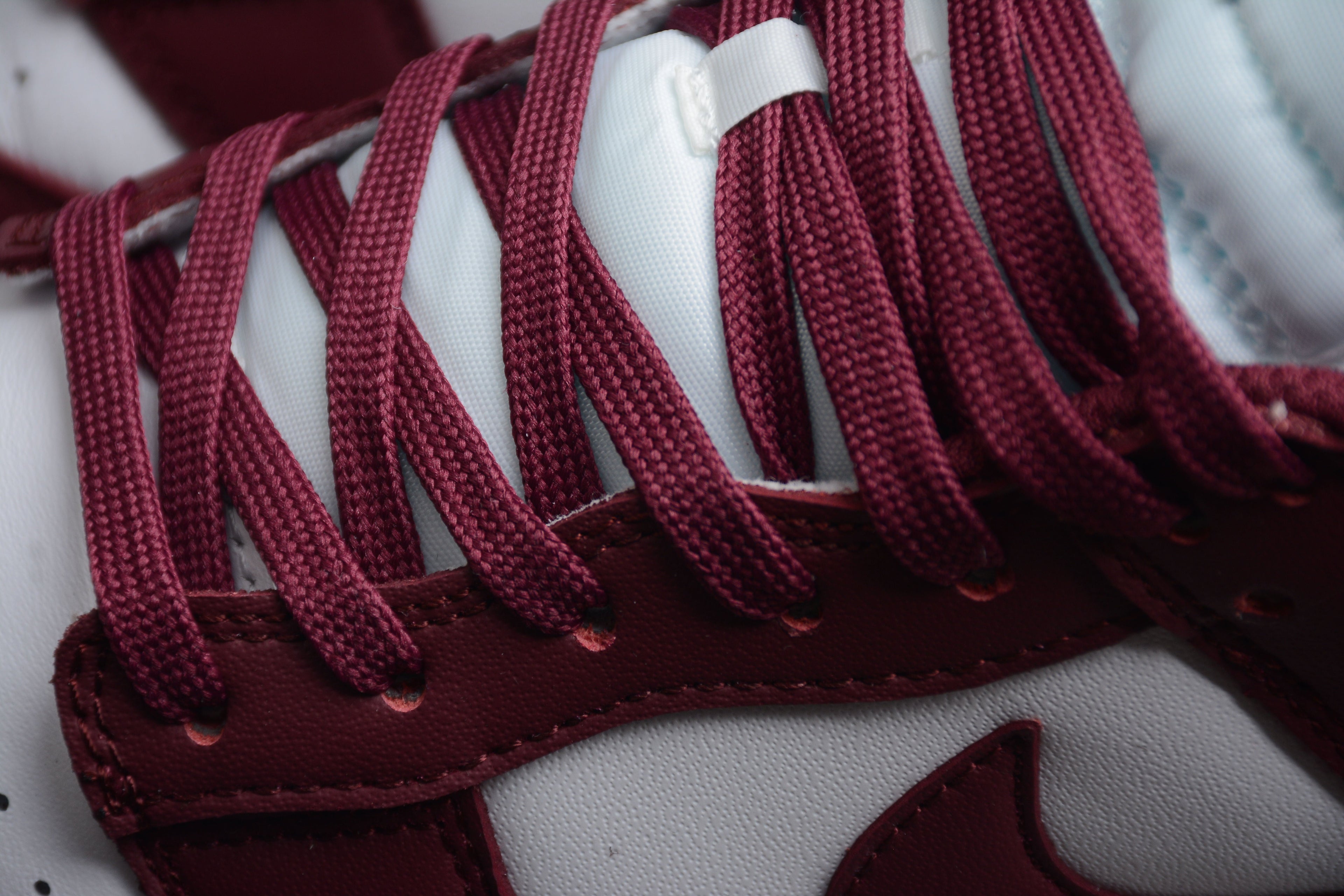 Nike Dunk Low  SB Burgundy