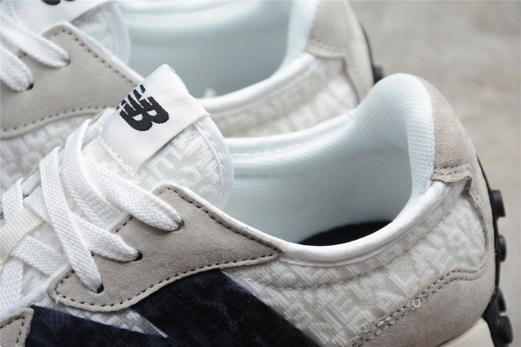 New Balance 327 Black / Grey