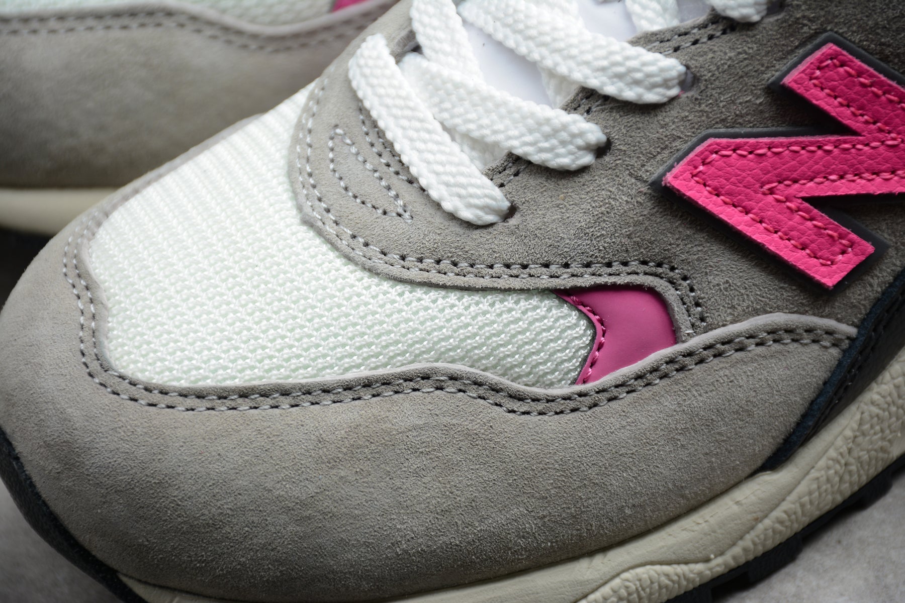 New Balance 580 Grey Pink Teal