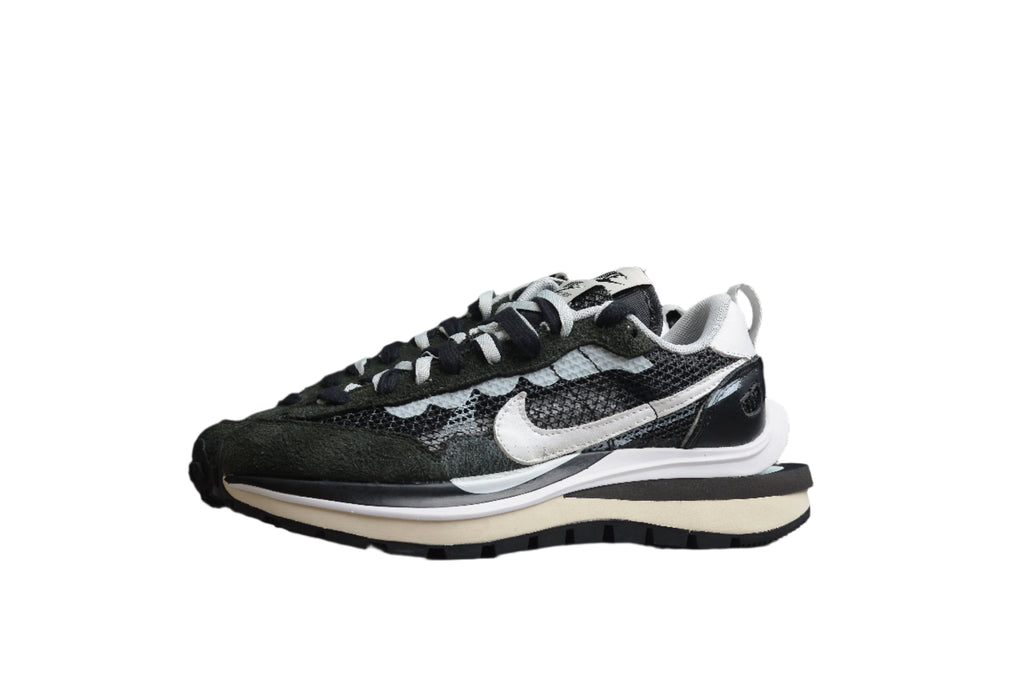 Nike x sacai VaporWaffle Black / White
