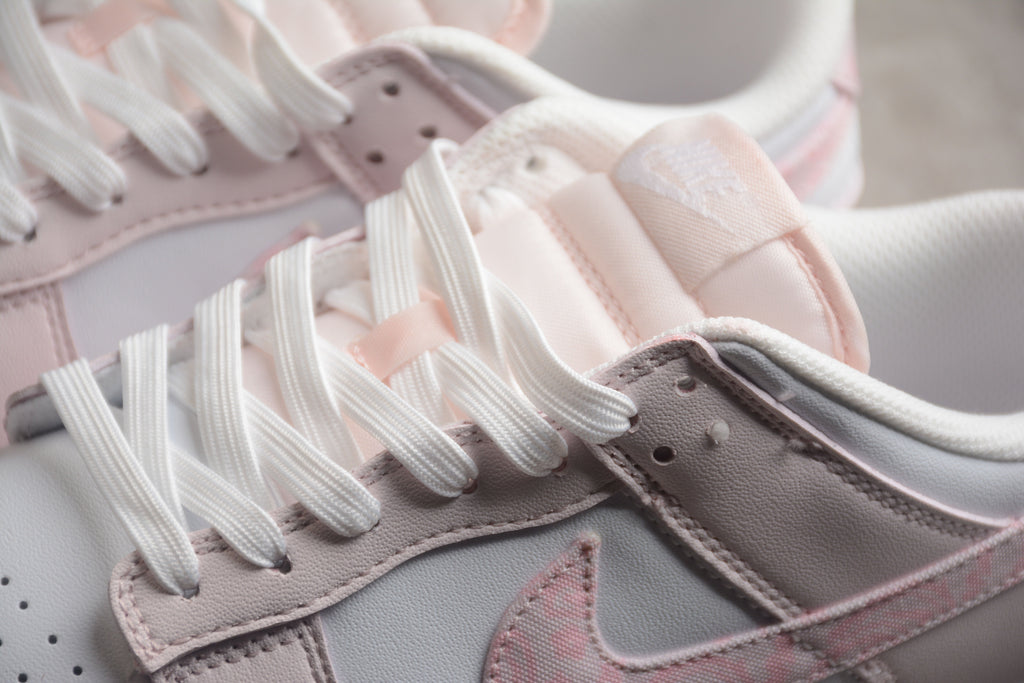 Nike Dunk Low  SB Pink Paisley