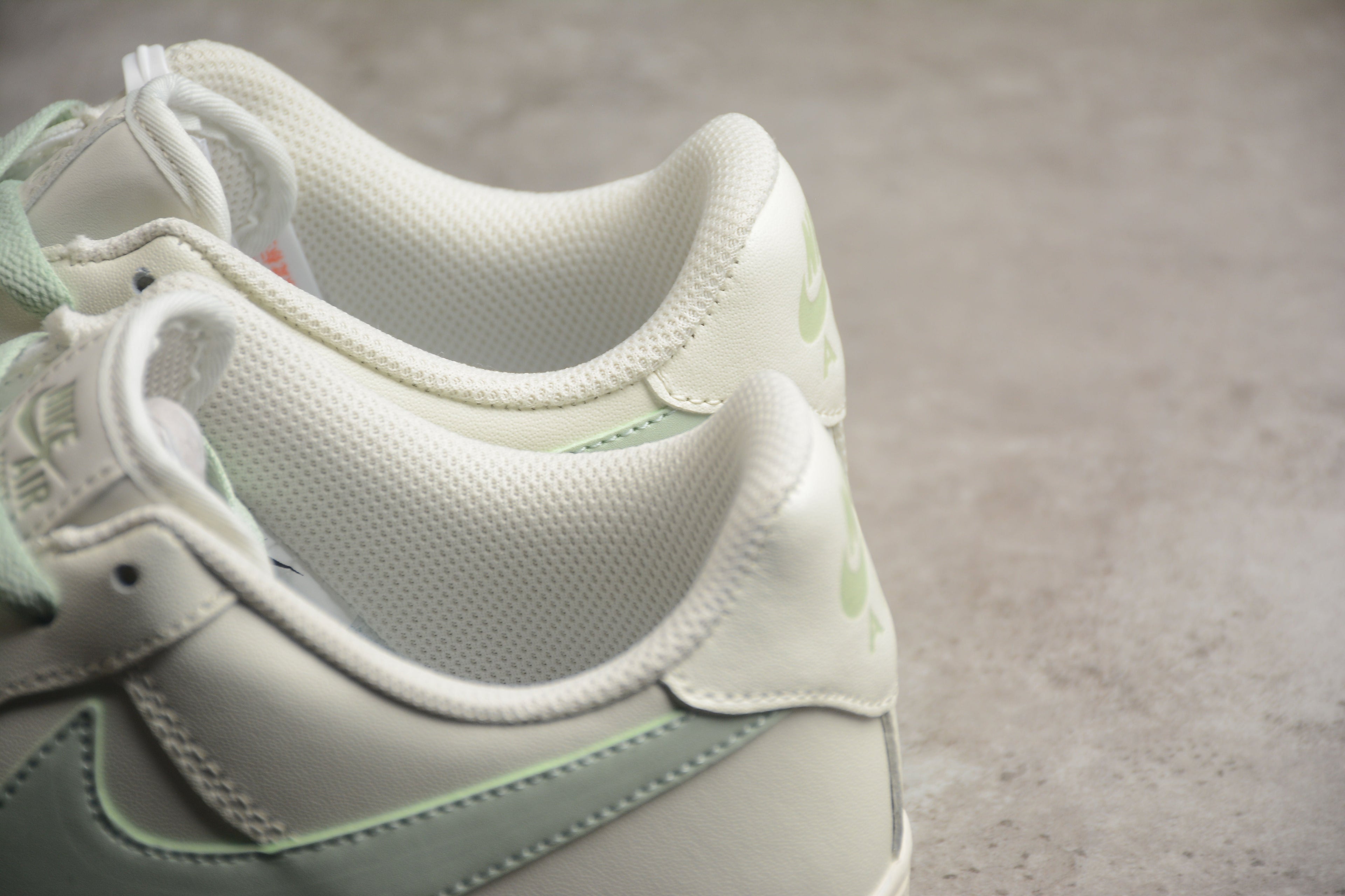Nike Air Force One White / Light Green