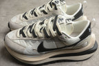 Nike x sacai VaporWaffle White / Black