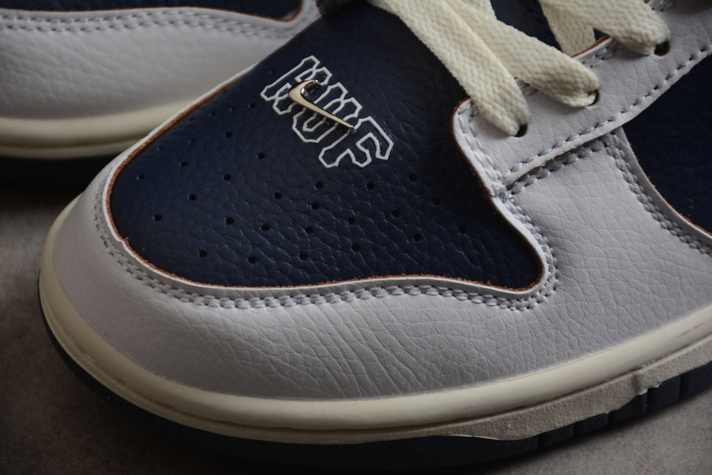 Nike Dunk Low SB Dak Blue / White