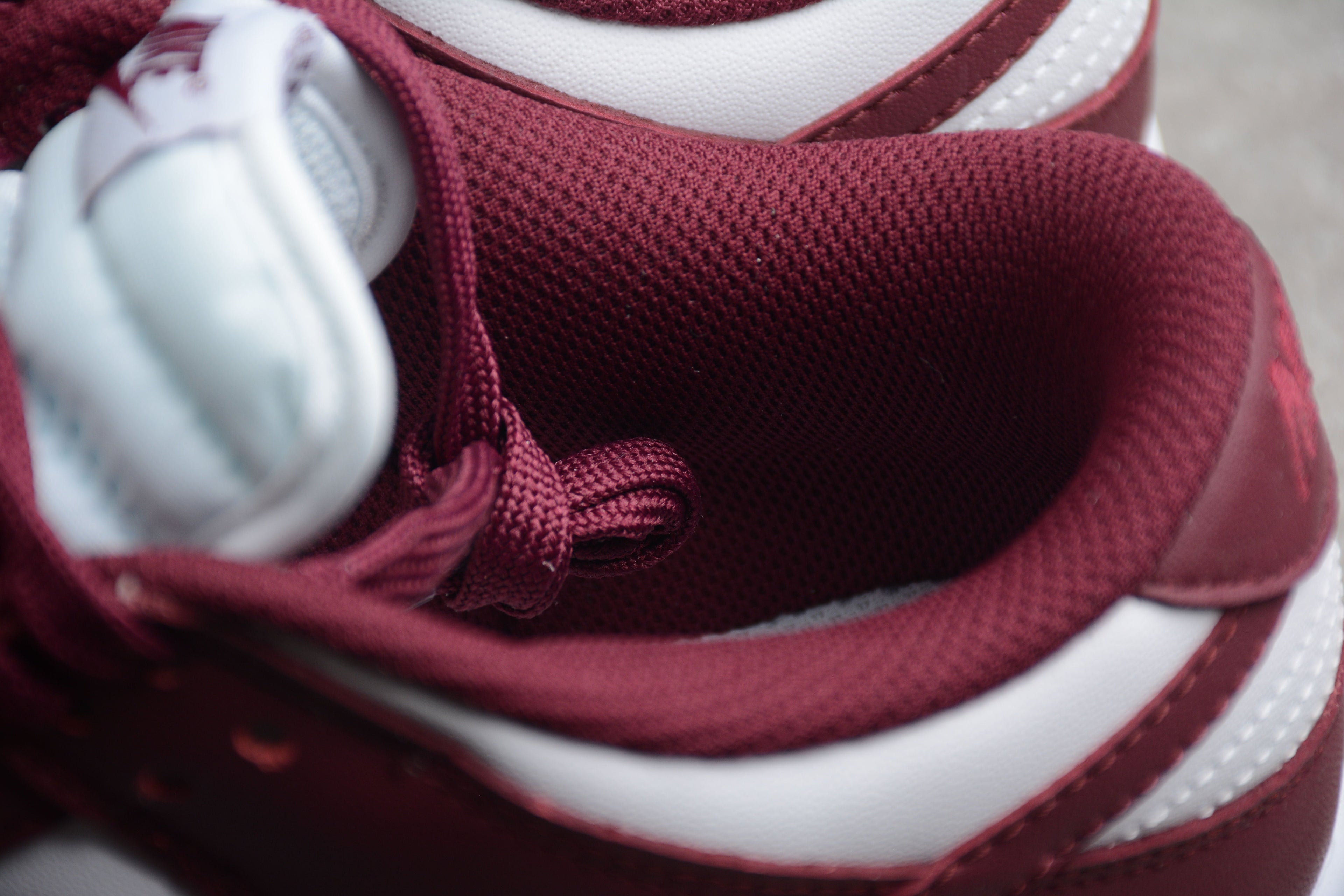 Nike Dunk Low  SB Burgundy
