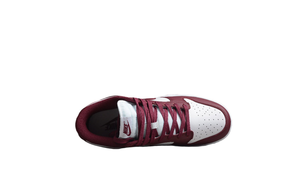 Nike Dunk Low  SB Burgundy