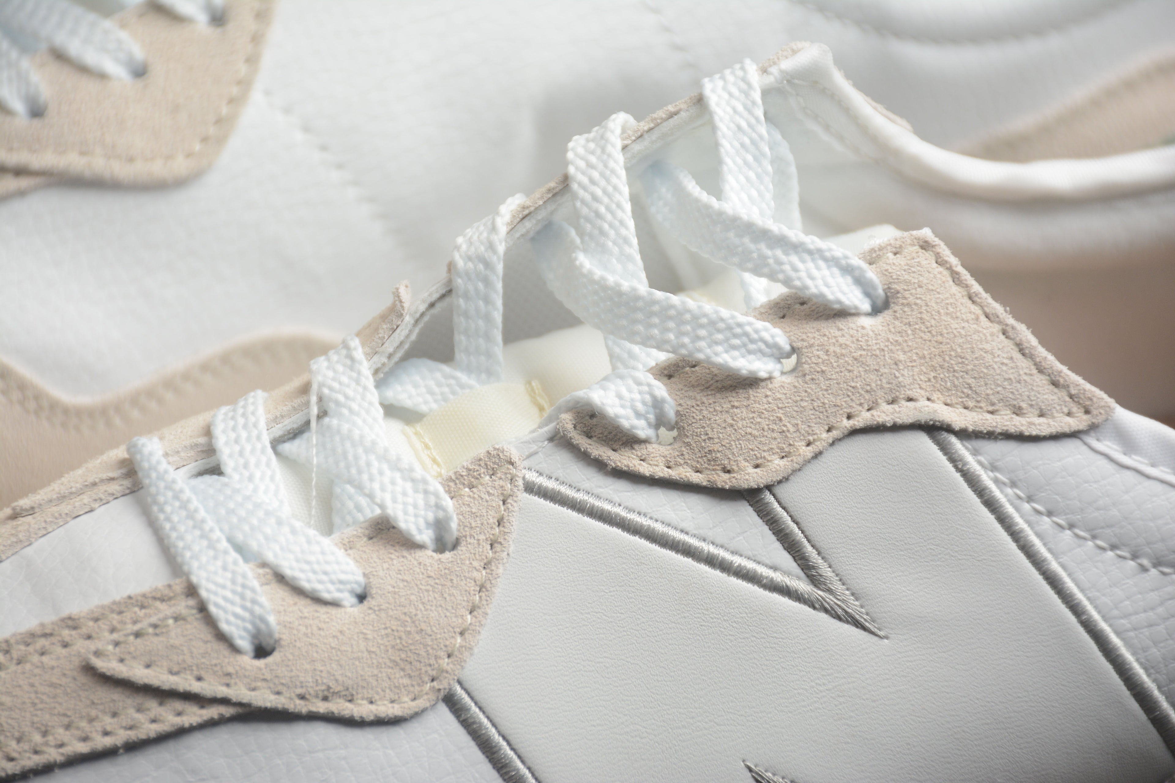 New Balance 327 Off White / Cream