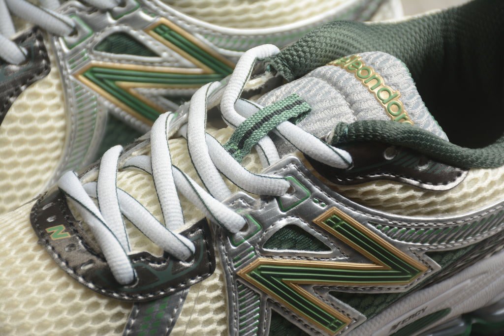New Balance 860 Beige / Green