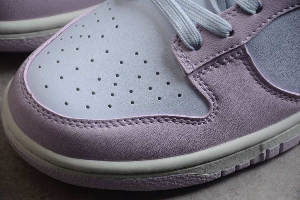 Nike Dunk Low  SB Light Pink