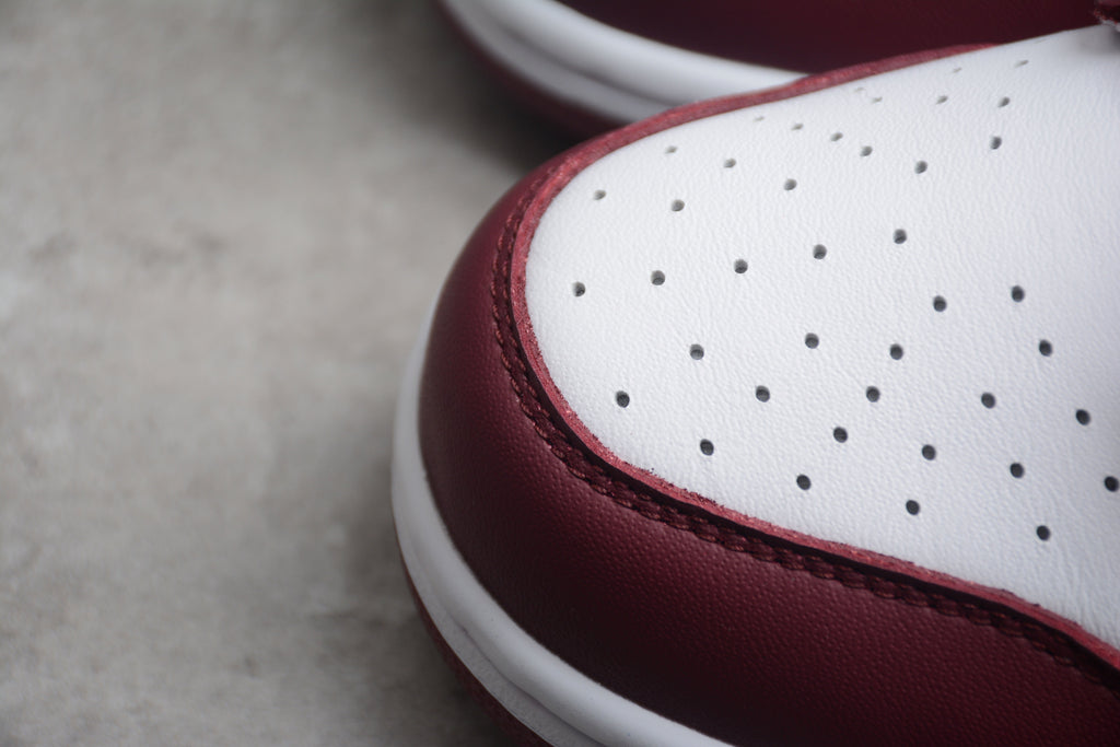 Nike Dunk Low  SB Burgundy