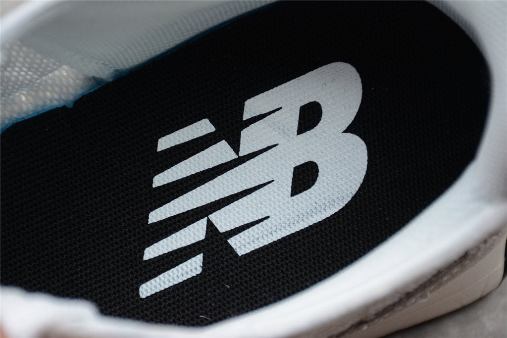 New Balance 327 Black / Grey