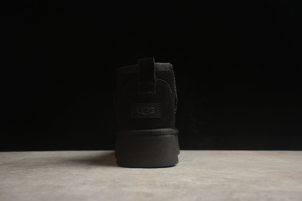 UGG Ultra Mini Plataforma Total Black