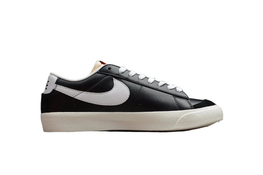 Nike Blazer Low Black / White
