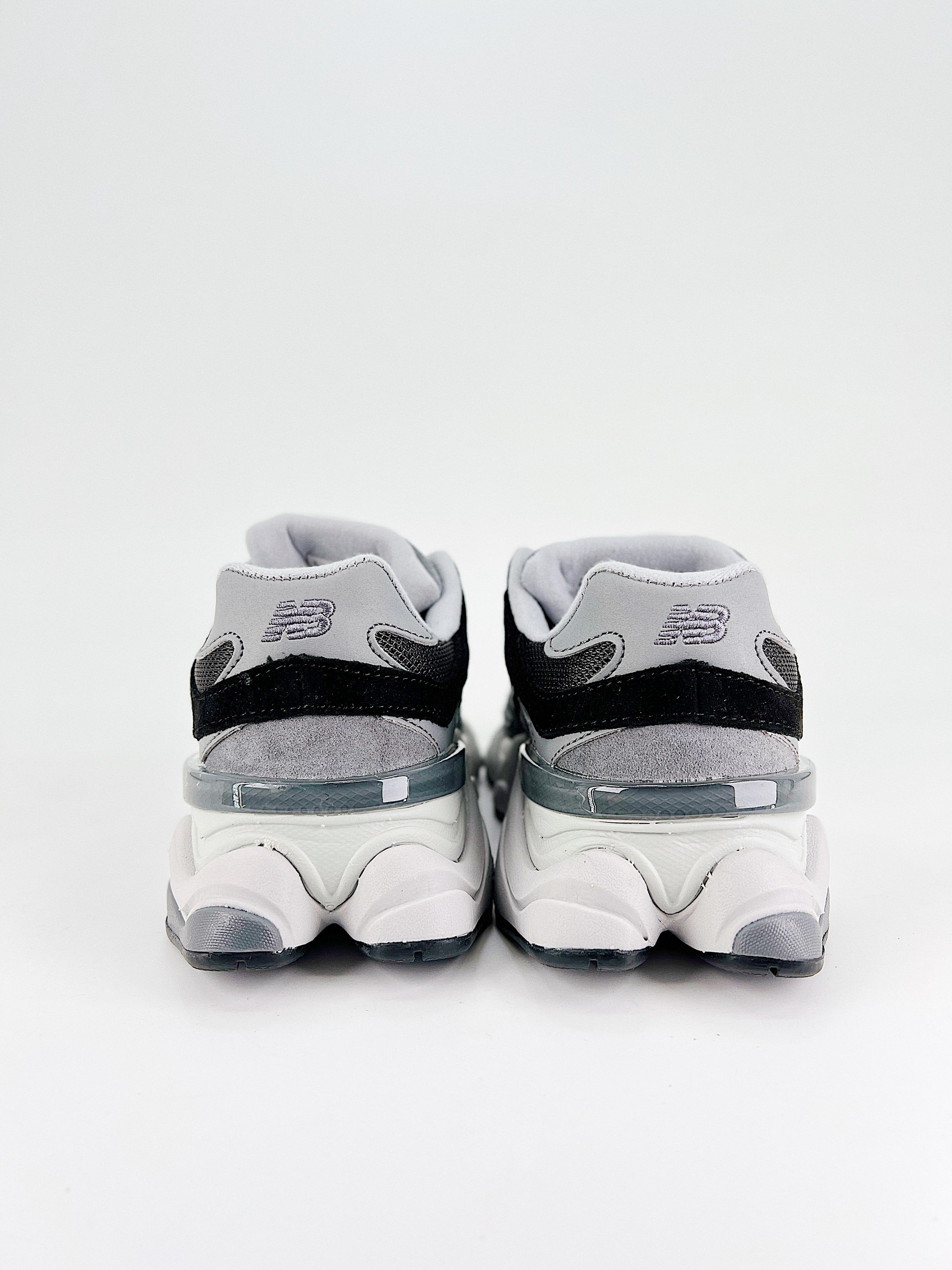 New Balance 9060 Grey / Black