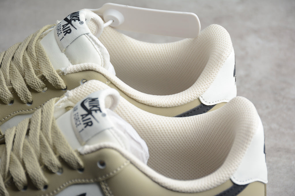 Nike Air Force One Team Gold / Black