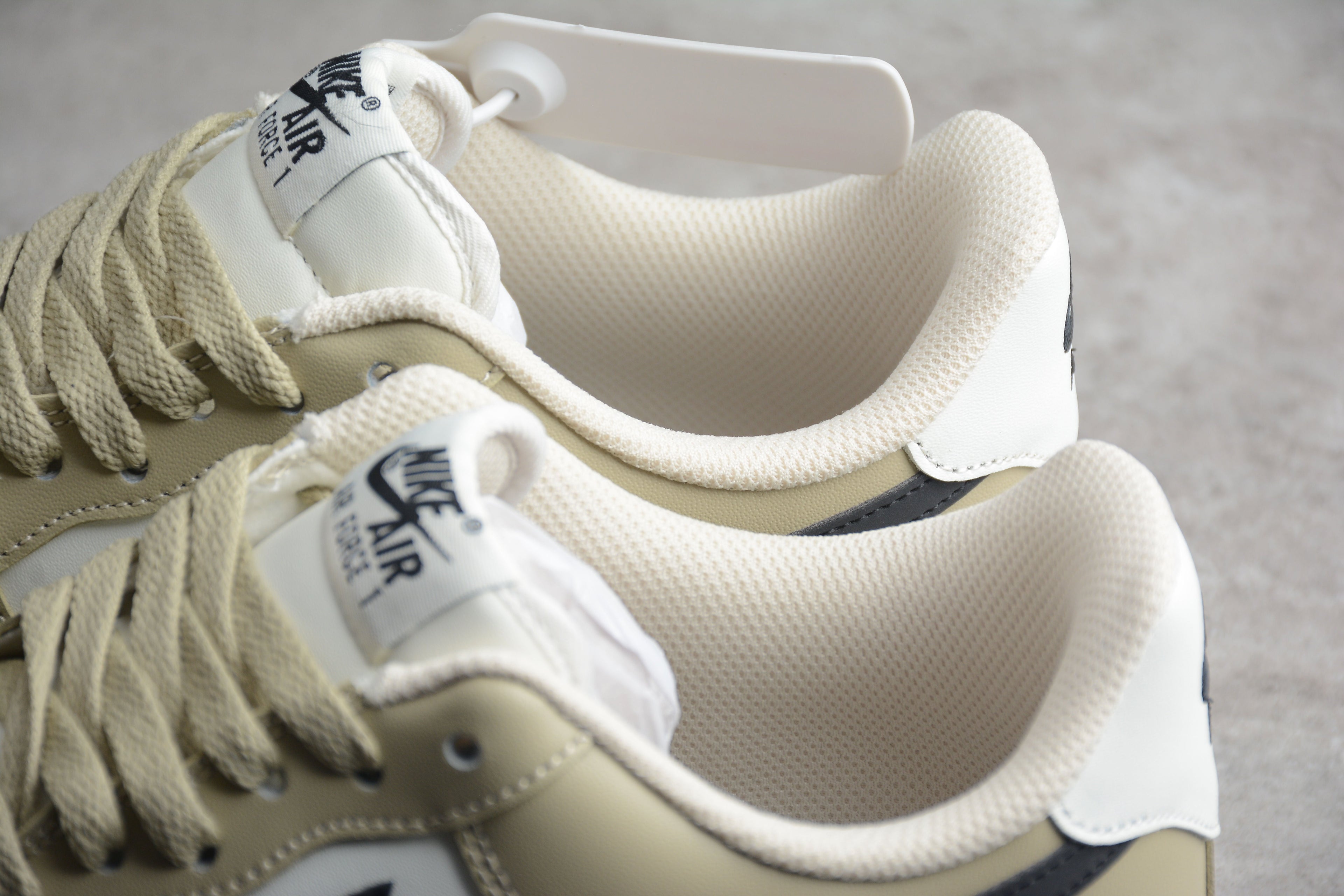Nike Air Force One Team Gold / Black