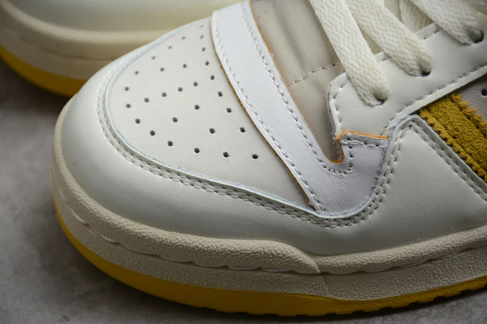 Adidas Forum White / Yellow