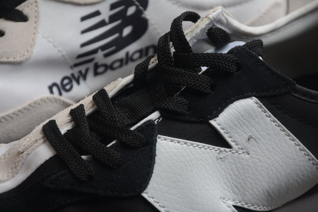 New Balance 327 Black