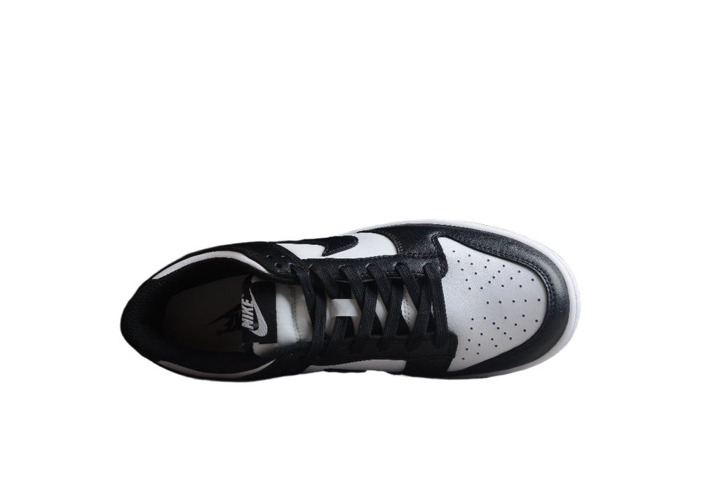 Nike Dunk Low  SB Black / White