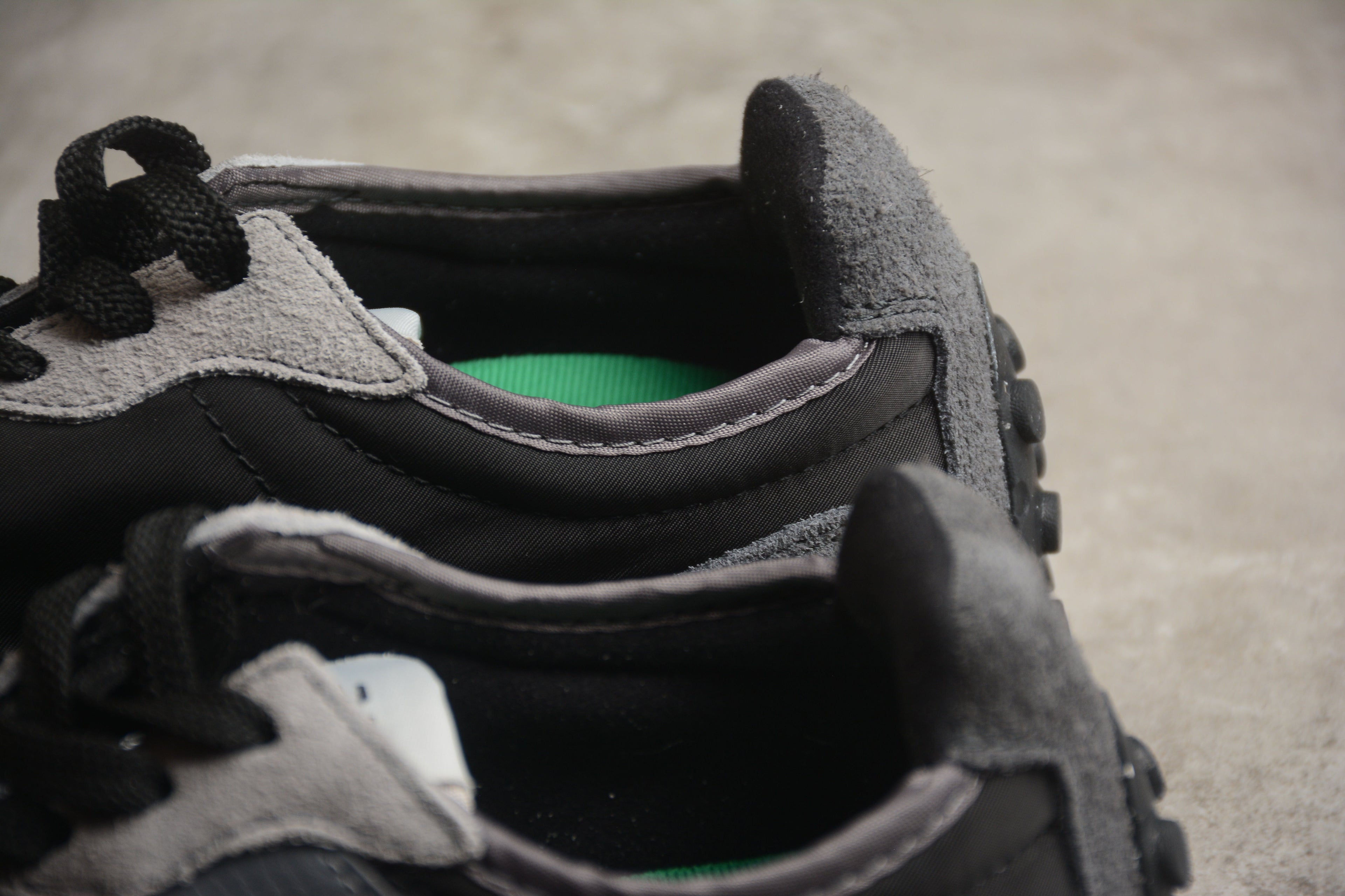 New Balance 327 Grey